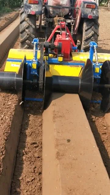 走進田間地頭 探訪現(xiàn)代農(nóng)業(yè)機械實拍圖景